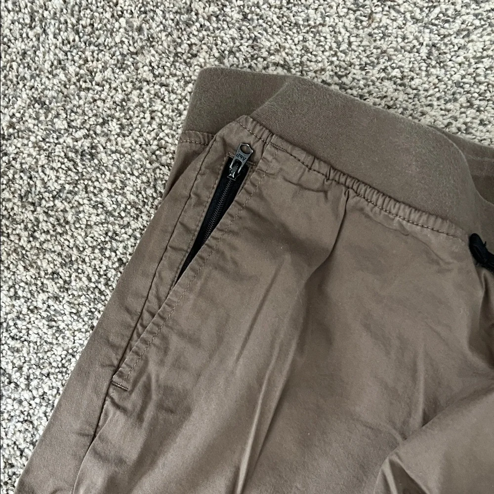 Abercrombie & Fitch Brown Shorts - Picture 4 of 6